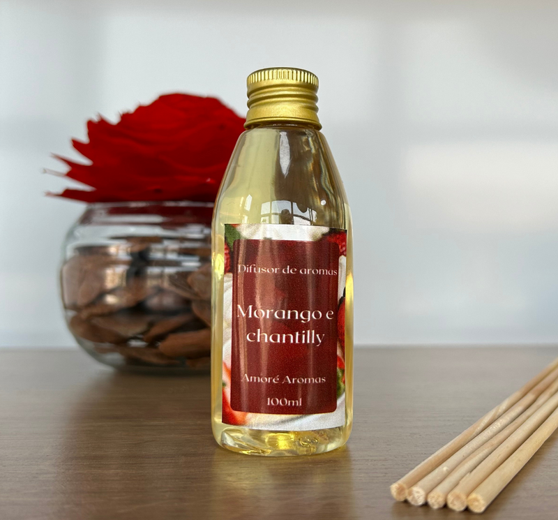 Refil de Difusor de Ambientes Morango e Chantilly 100 ml + 5 Varetas Grátis