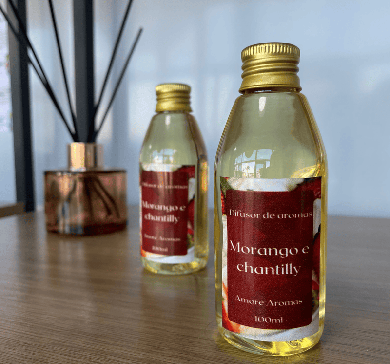 Refil de Difusor de Ambientes Morango e Chantilly 100 ml + 5 Varetas Grátis