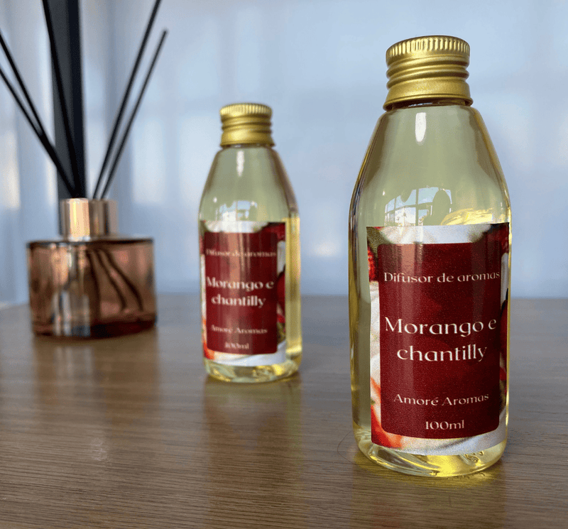 Refil de Difusor de Ambientes Morango e Chantilly 100 ml + 5 Varetas Grátis